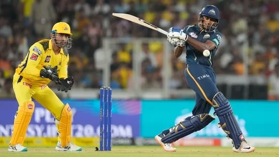 Fielders in slip cordon during powerplay